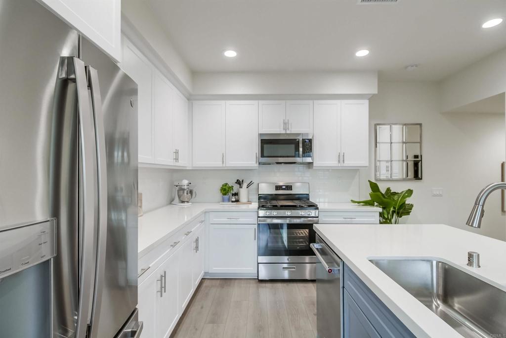 317 Brookside Way Santee, CA 92071 - Photo 7 of 51