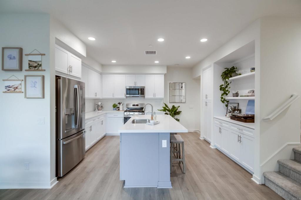 317 Brookside Way Santee, CA 92071 - Photo 10 of 51