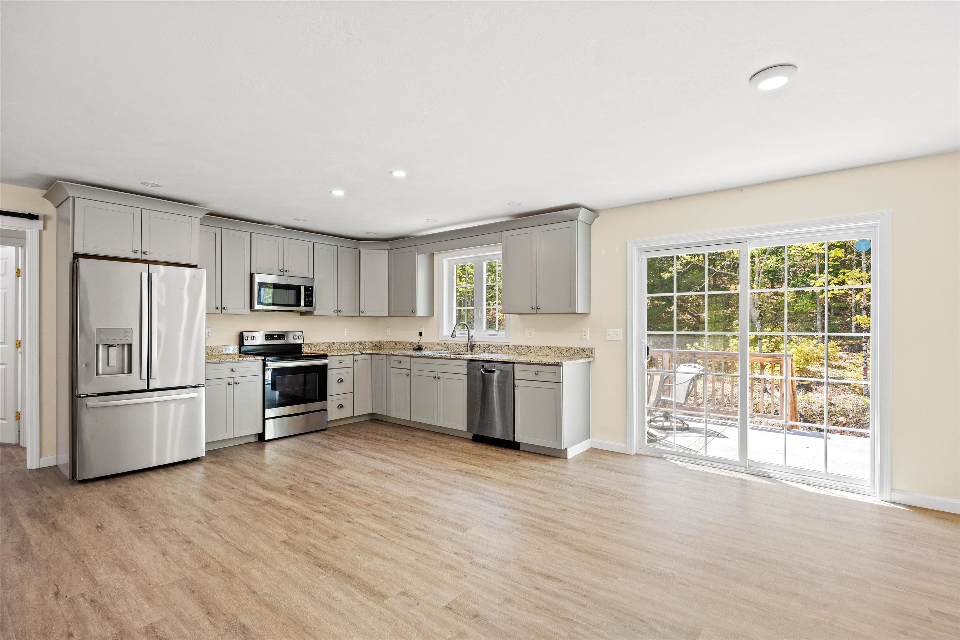 17 Minott Road Hillsborough, NH 03244 - Photo 11 of 38