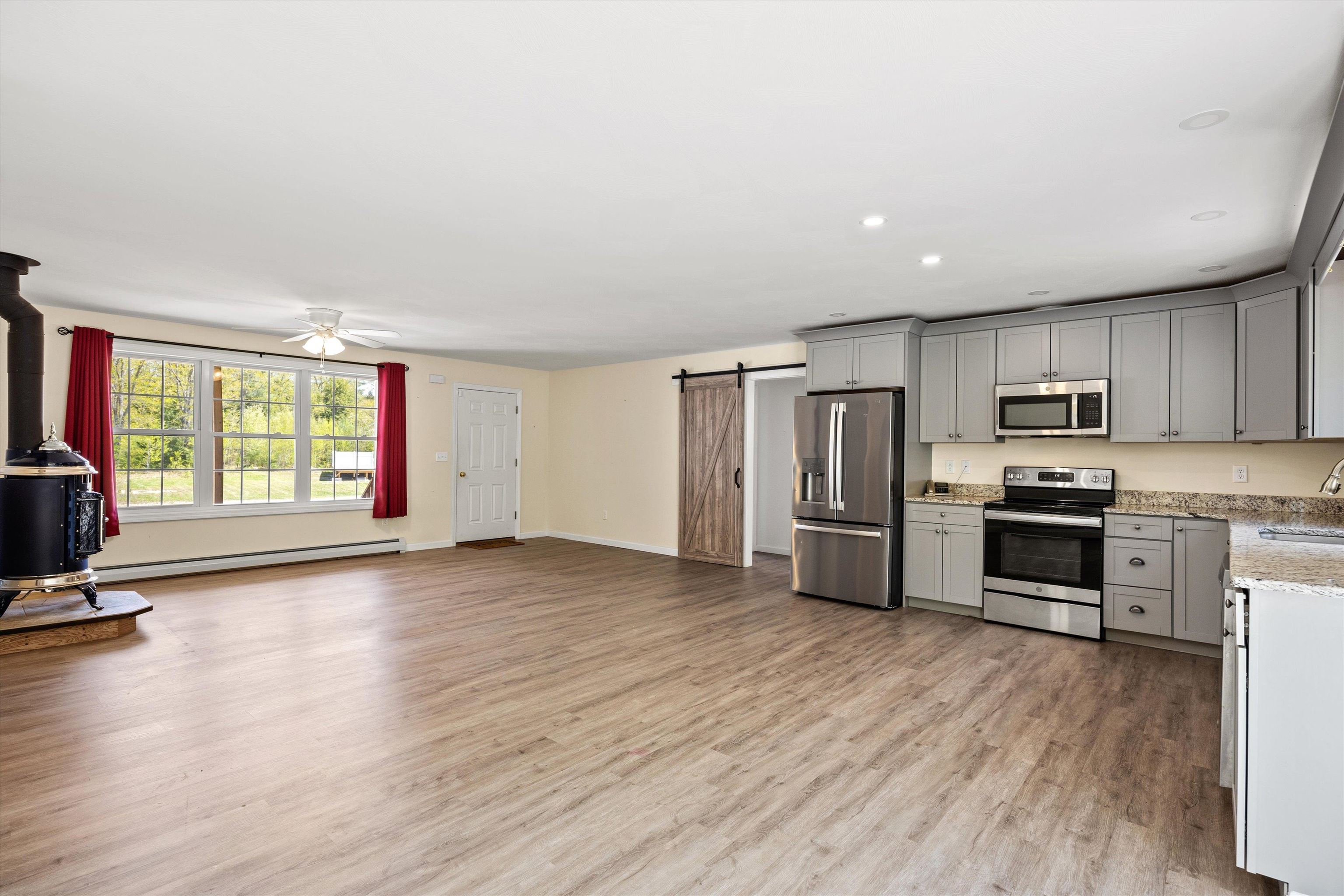 17 Minott Road Hillsborough, NH 03244 - Photo 8 of 38