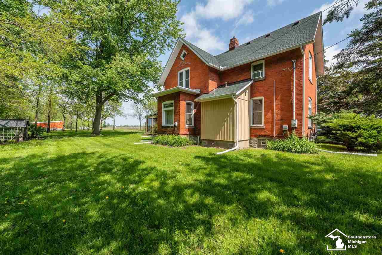 11293 North Telegraph Road Carleton, MI 48117 - Photo 2 of 69 50074985-1.JPG