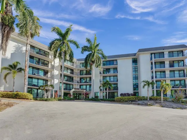 $379,000 | 1101 River Reach Drive, Unit 205, Fort Lauderdale, FL 33315