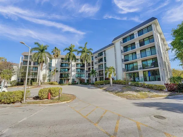 $379,000 | 1101 River Reach Drive, Unit 205, Fort Lauderdale, FL 33315
