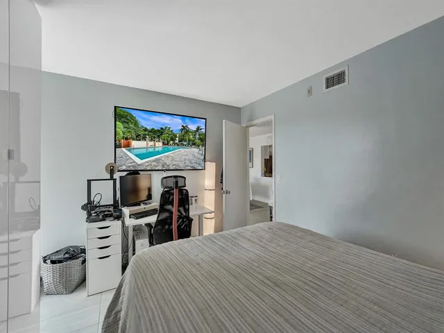 $379,000 | 1101 River Reach Drive, Unit 205, Fort Lauderdale, FL 33315