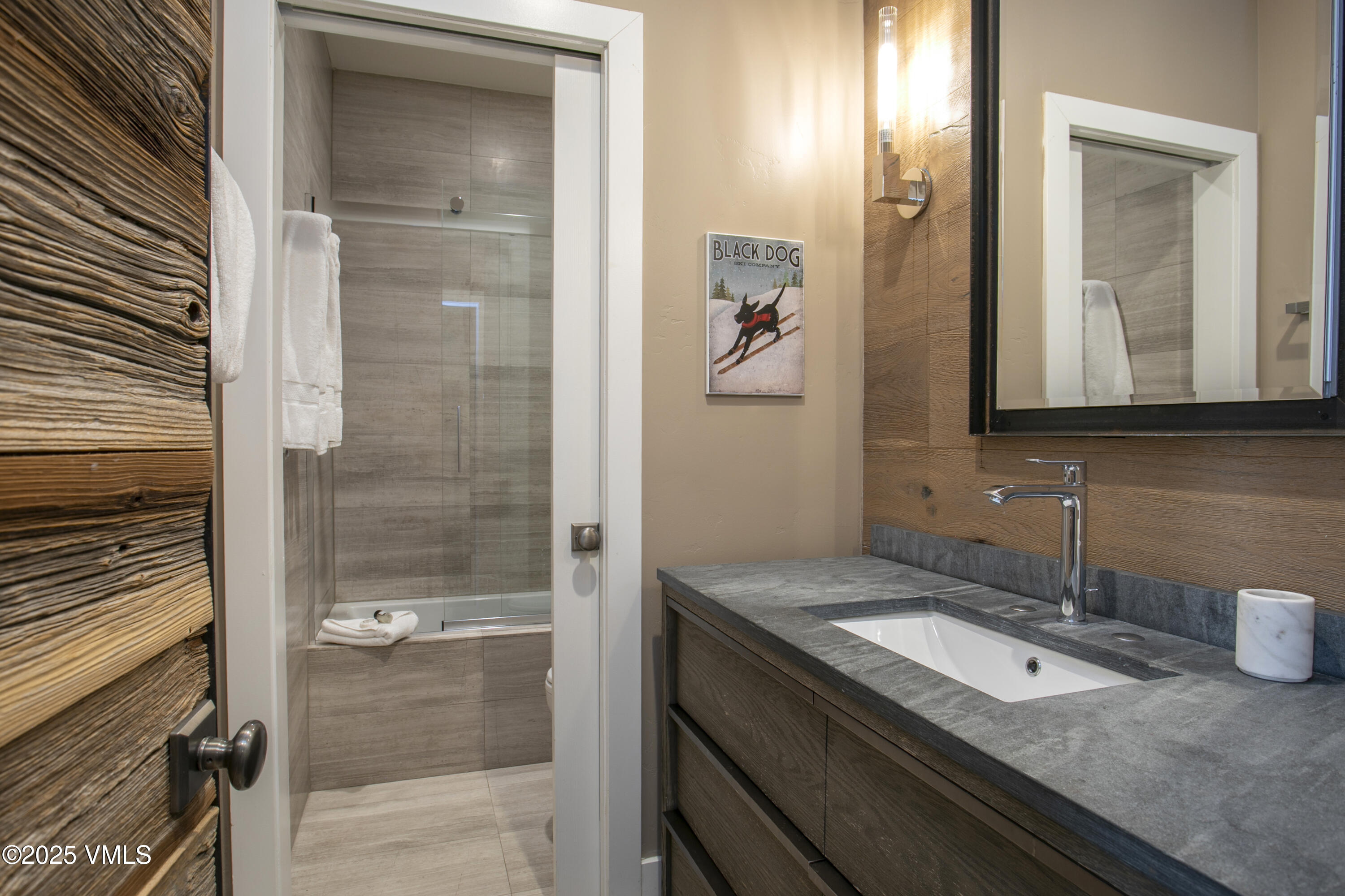 605 North Frontage Road West, Unit 14A Vail, CO 81657 - Photo 12 of 34 Sunvaiil 14A-025