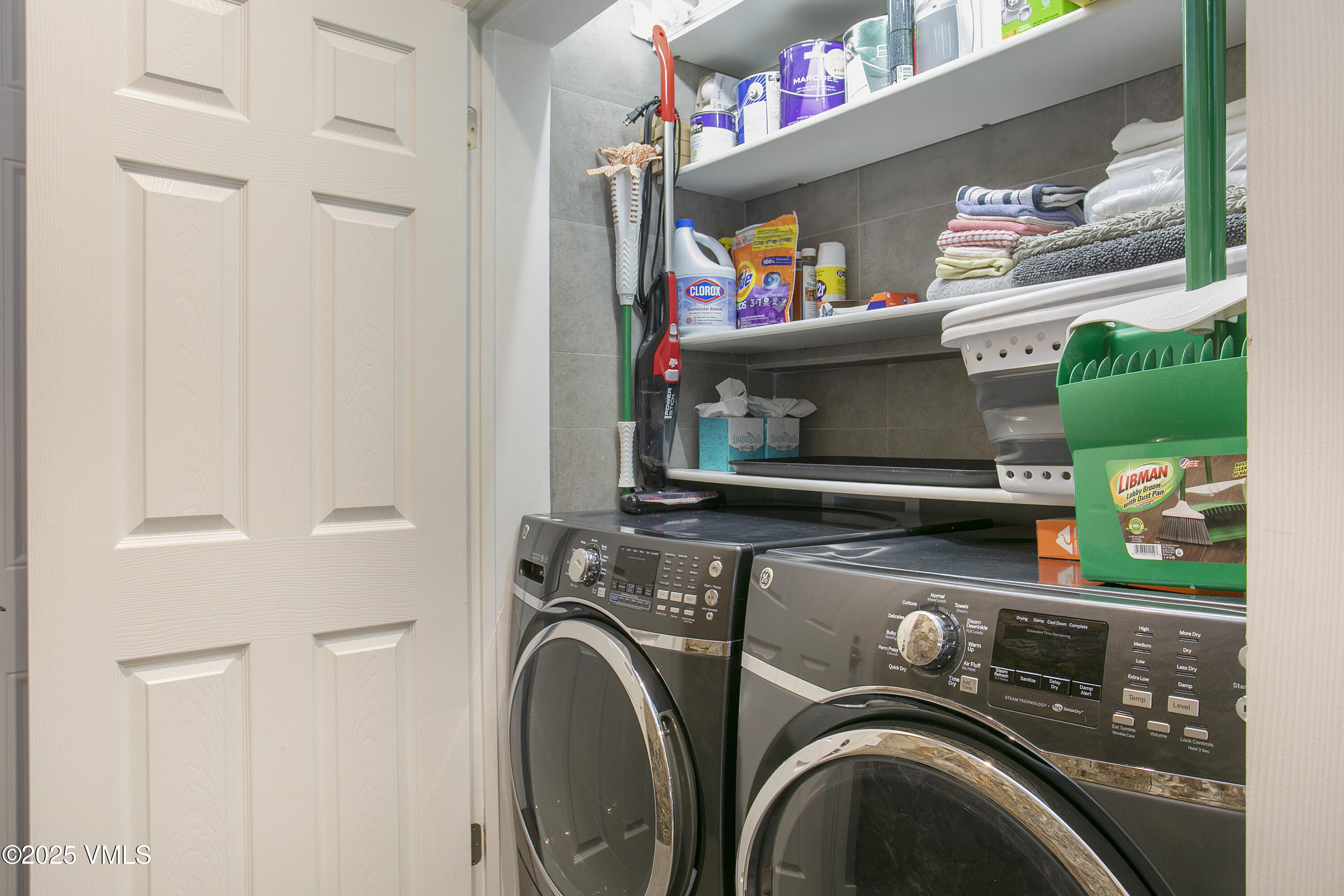 605 North Frontage Road West, Unit 14A Vail, CO 81657 - Photo 20 of 34 Sunvaiil 14A-026