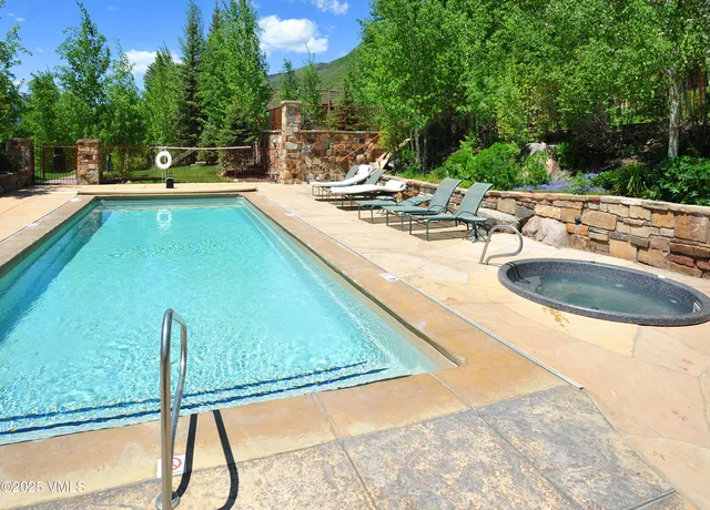 $1,695,000 | 605 North Frontage Road West, Unit 14A, Vail, CO 81657
