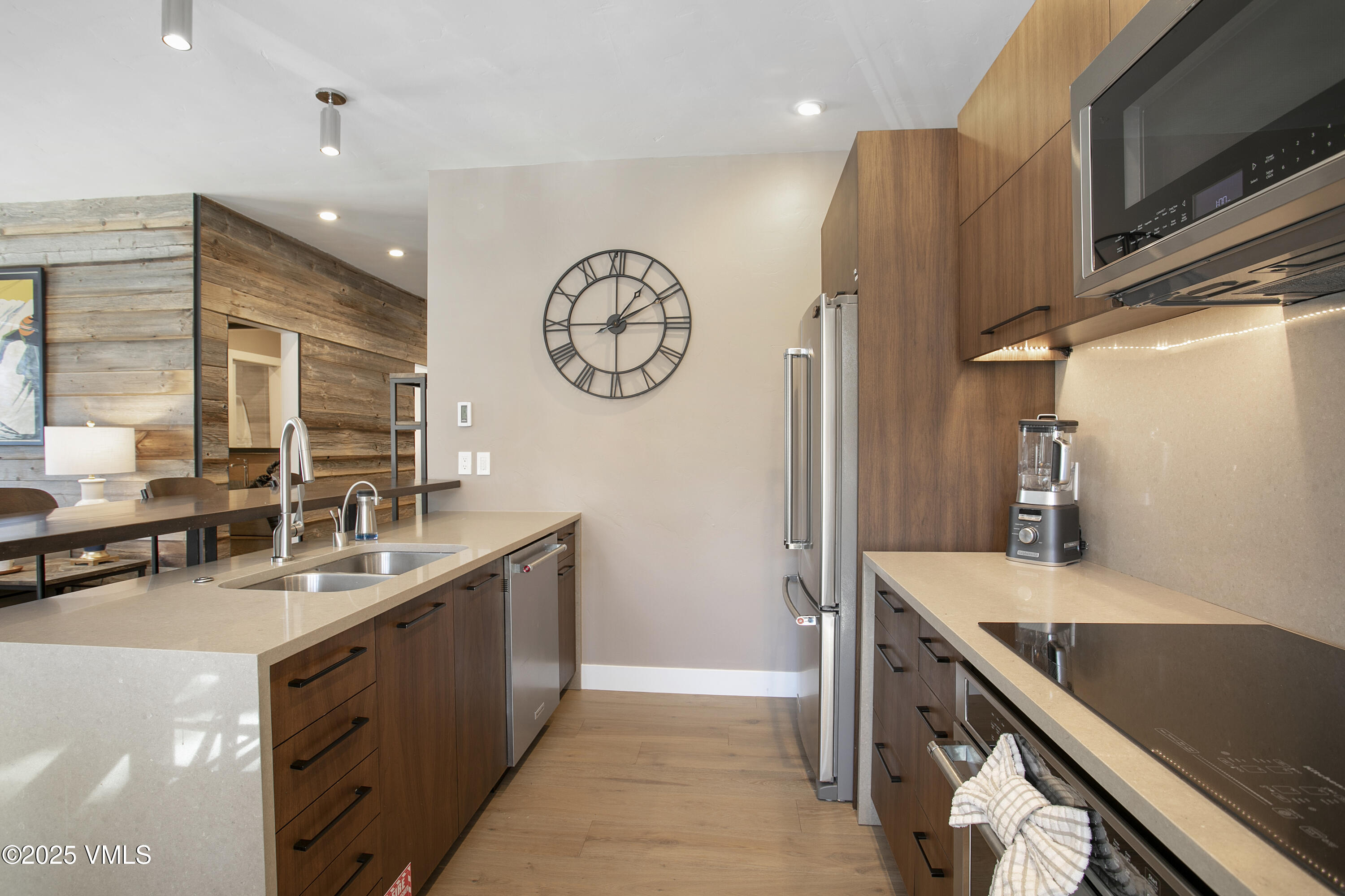 605 North Frontage Road West, Unit 14A Vail, CO 81657 - Photo 9 of 34 Sunvaiil 14A-020