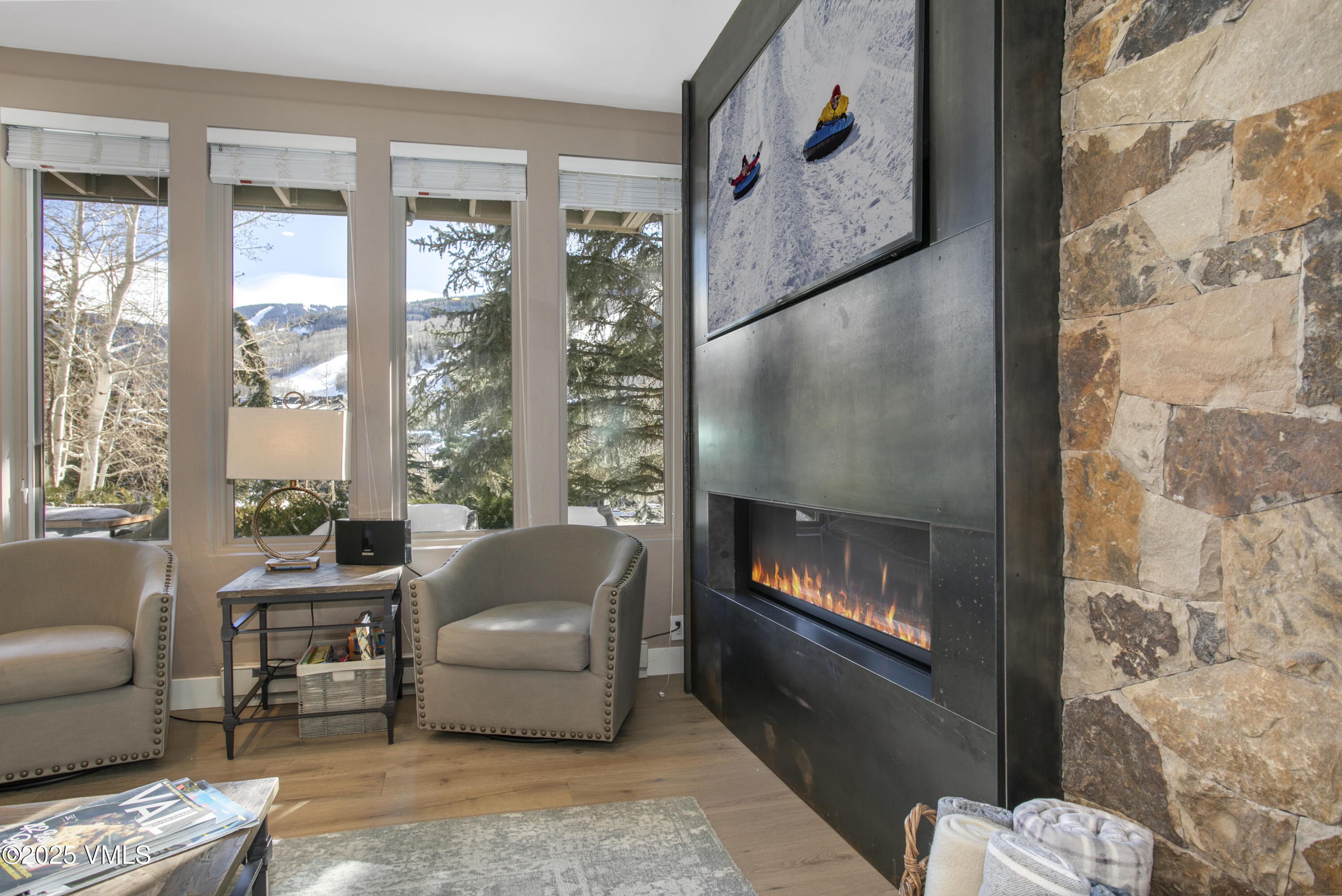 605 North Frontage Road West, Unit 14A Vail, CO 81657 - Photo 10 of 34 Sunvaiil 14A-022