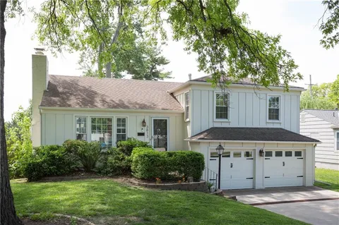 $449,000 | 3813 West 79th Street, Prairie Village, KS 66208