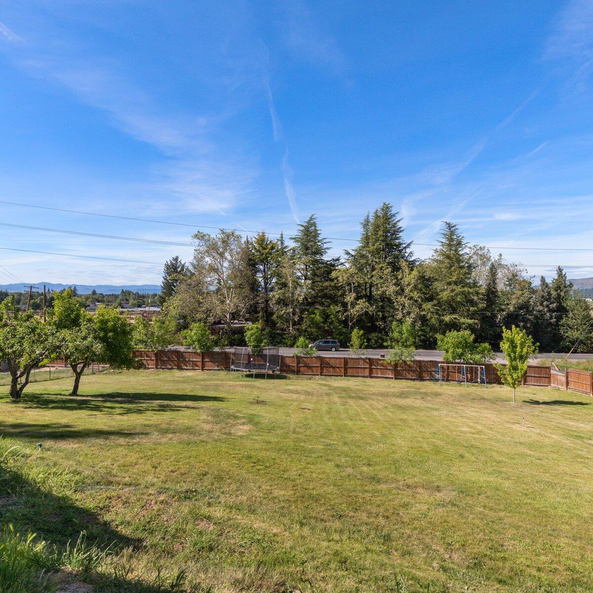 685 South Stage Road Medford, OR 97501 - Photo 11 of 35 11