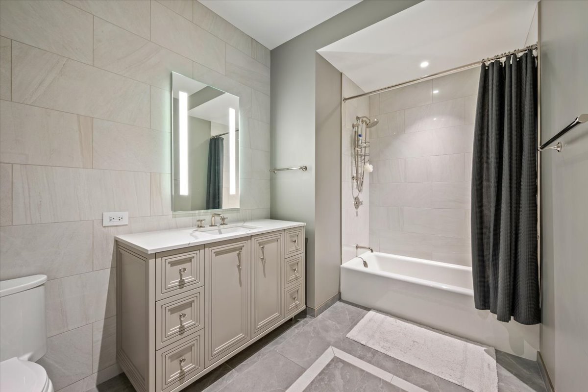 435 North Michigan Avenue, Unit 814 Chicago, IL 60611 - Photo 16 of 53