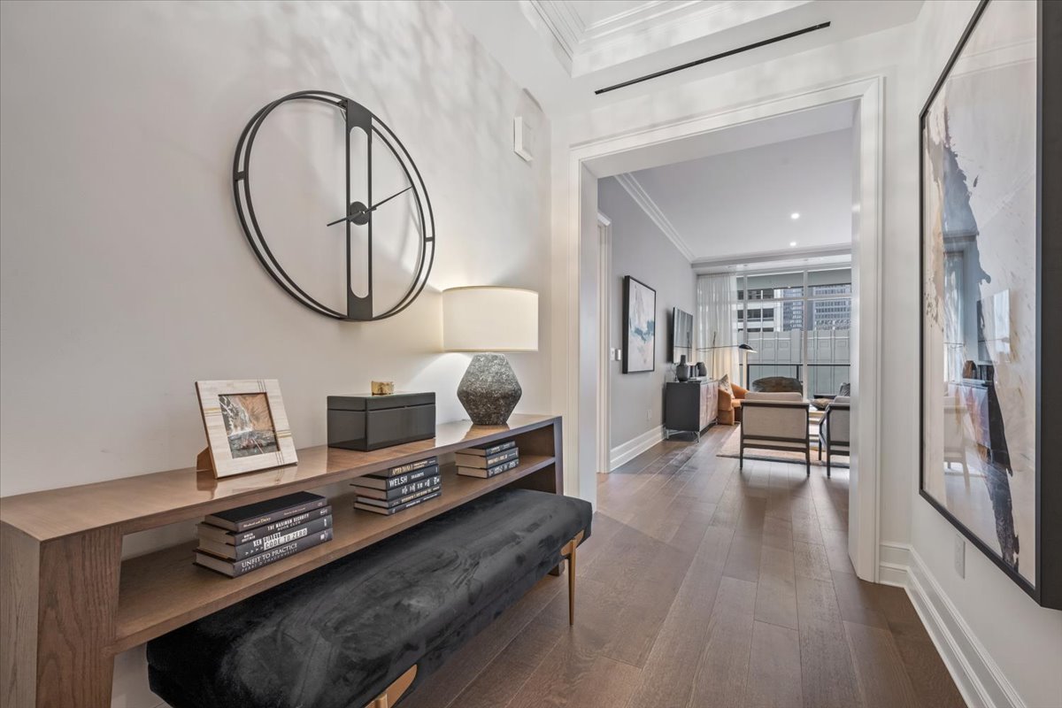 435 North Michigan Avenue, Unit 814 Chicago, IL 60611 - Photo 3 of 53