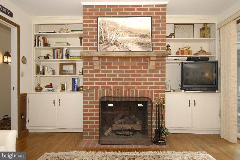 3203 Bennett Point Road Queenstown, MD 21658 - Photo 19 of 30 Sitting Room