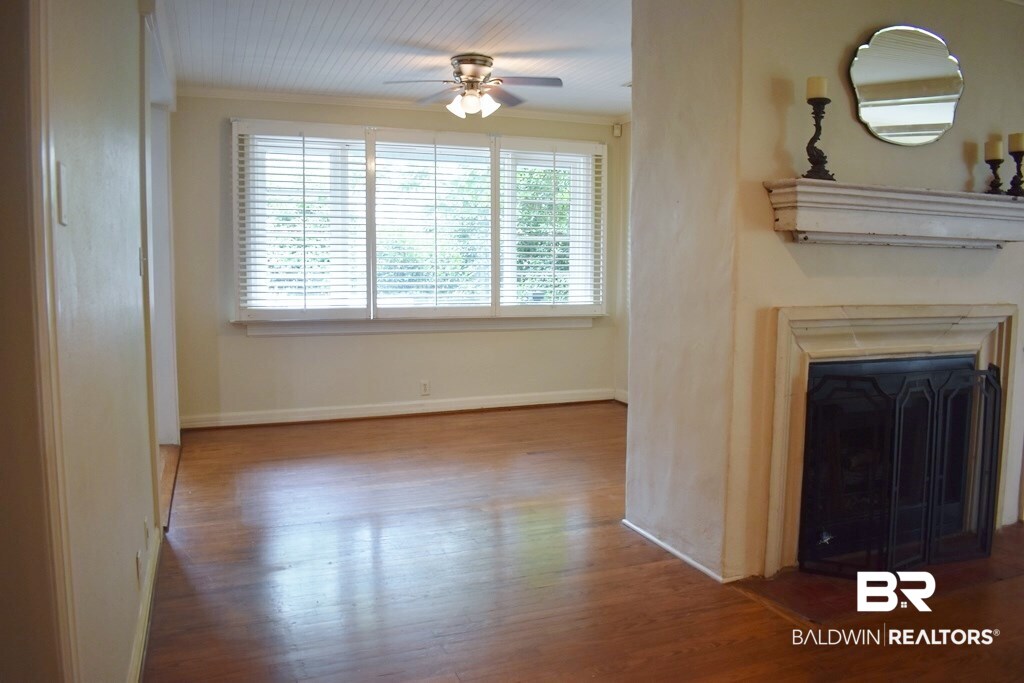 352 South Summit Street Fairhope, AL 36532 - Photo 24 of 49 Dining from Living