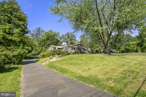 $699,900 | 8807 Hawthorne Lane, Wyndmoor, PA 19038