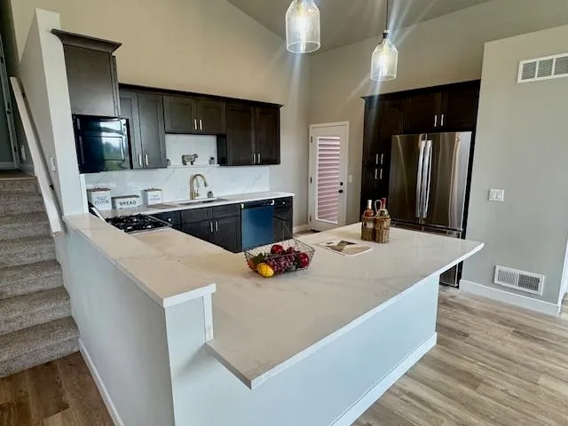 $564,900 | 4044 Royal View Drive, DeForest, WI 53532