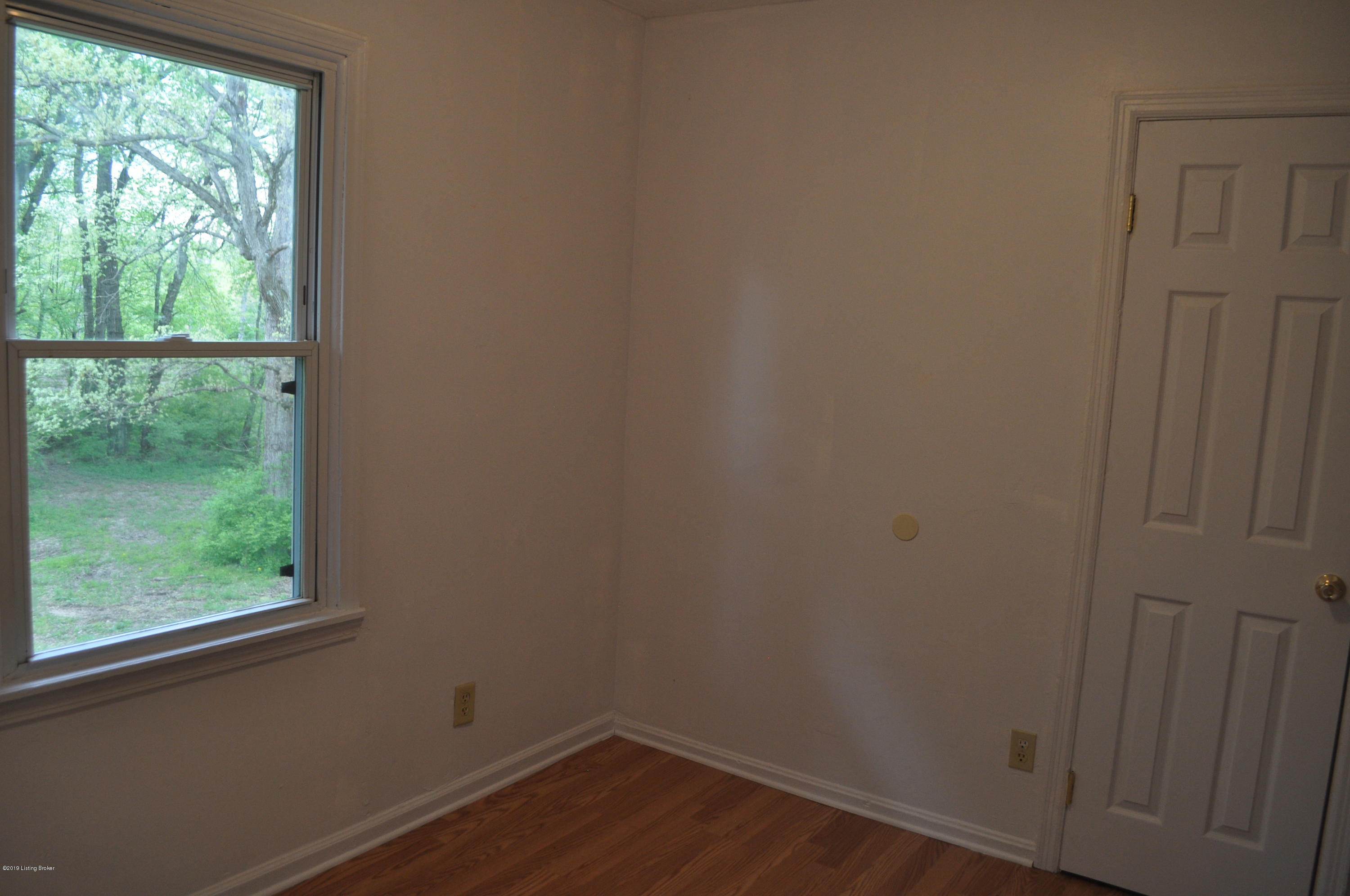 6904 Rutledge Road Louisville, KY 40258 - Photo 11 of 25 DSC_0252