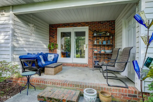 $212,800 | 400 Sunset Drive, Unit P83, Johnson City, TN 37604