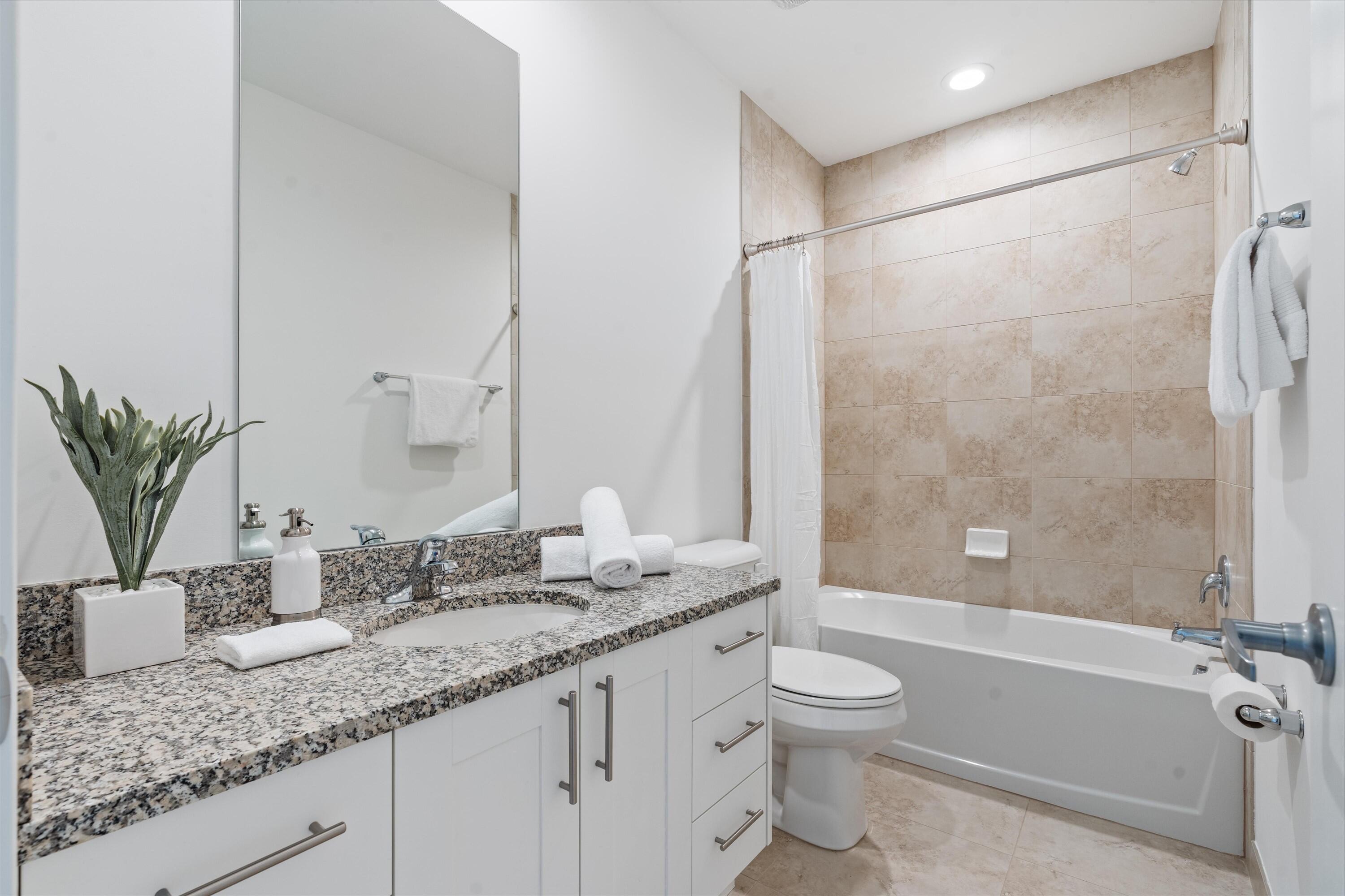 6250 Southeast Fauna Terrace Hobe Sound, FL 33455 - Photo 21 of 35 Bathroom 2