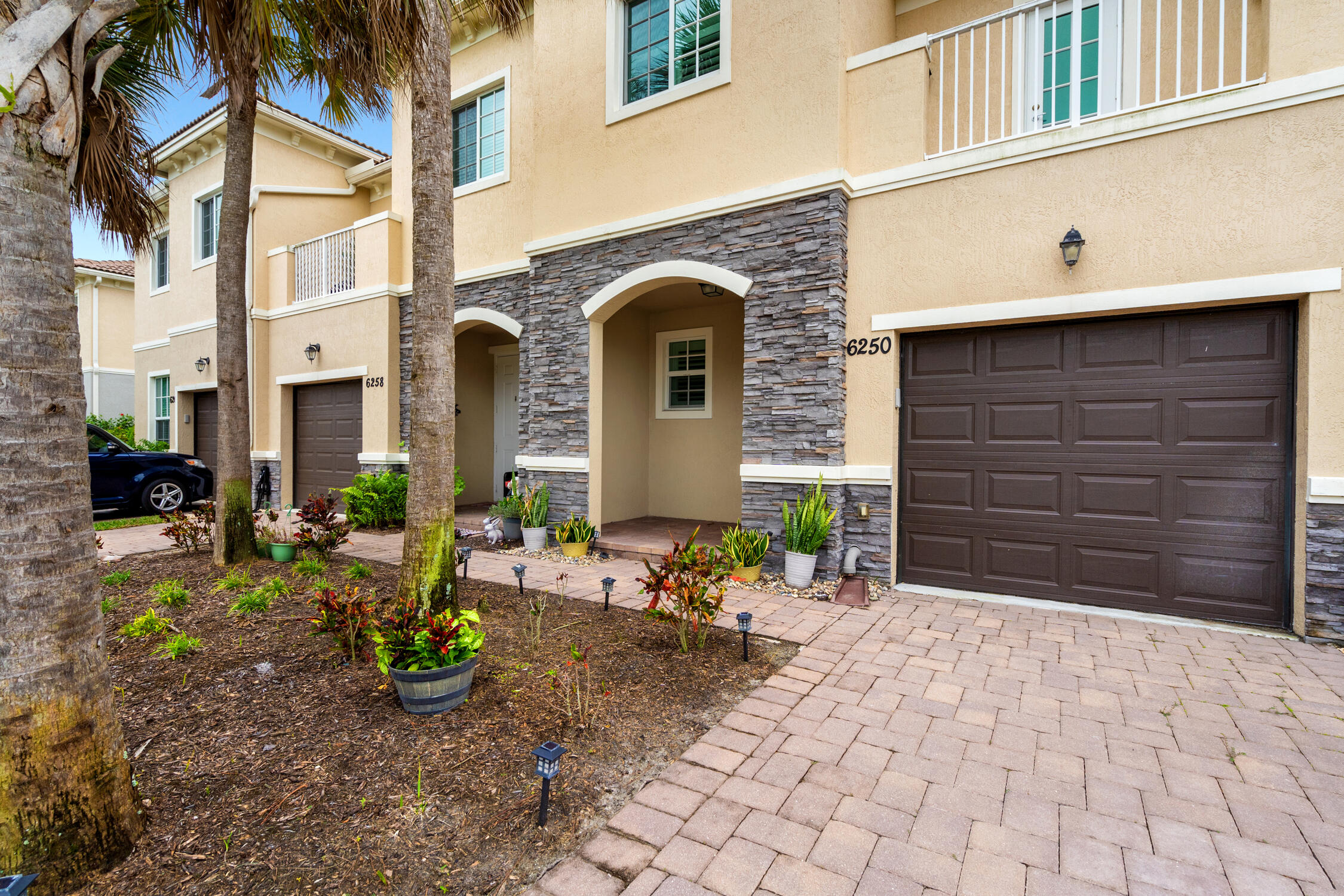 6250 Southeast Fauna Terrace Hobe Sound, FL 33455 - Photo 27 of 35 Exterior Front