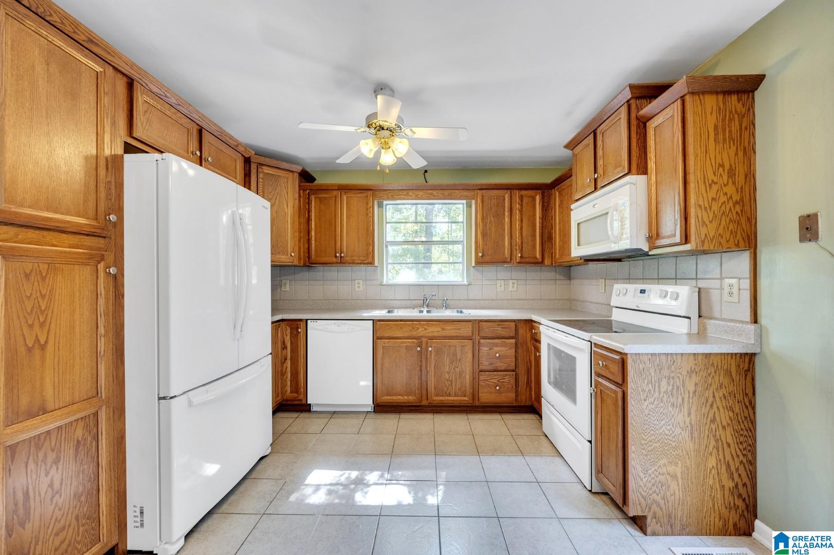 425 Florence Street Bessemer, AL 35023 - Photo 4 of 28