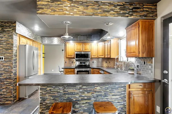 $399,900 | 7601 Southwest Oxfordshire Road, Topeka, KS 66614