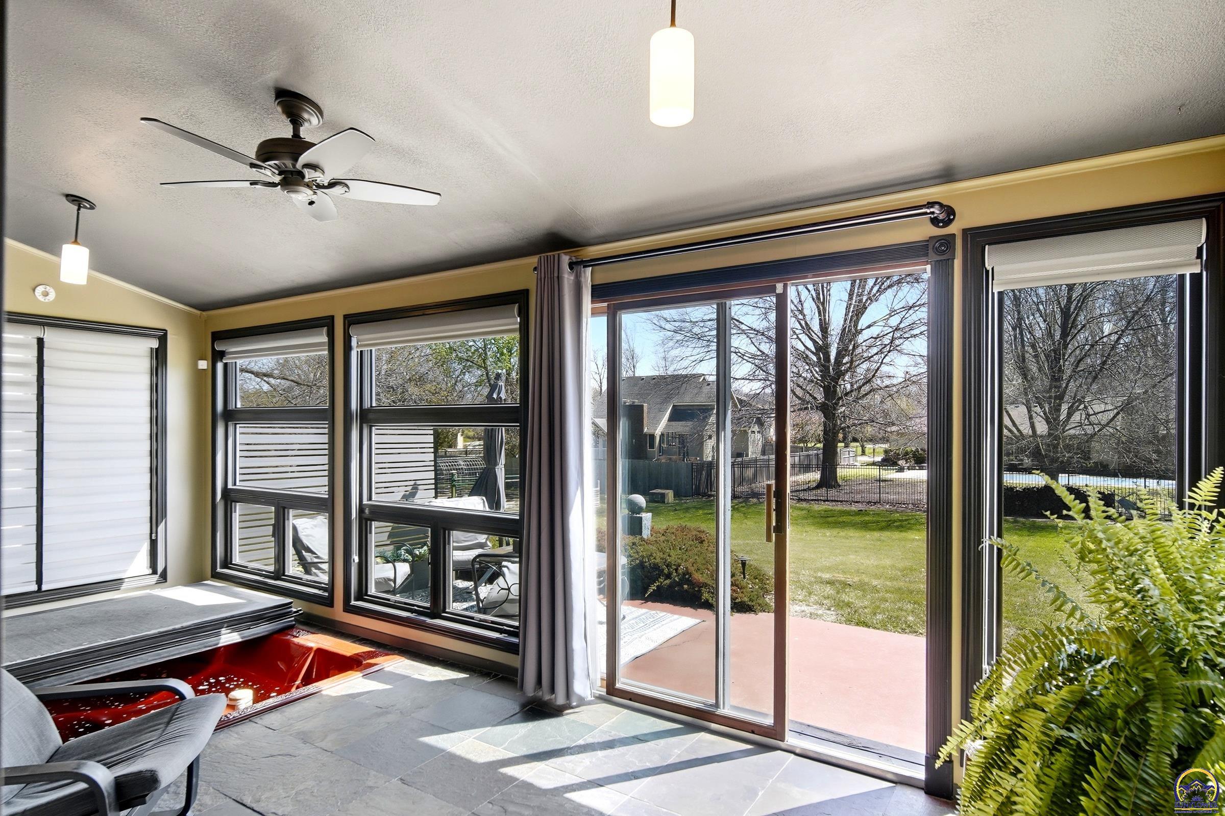 7601 Southwest Oxfordshire Road Topeka, KS 66614 - Photo 18 of 70