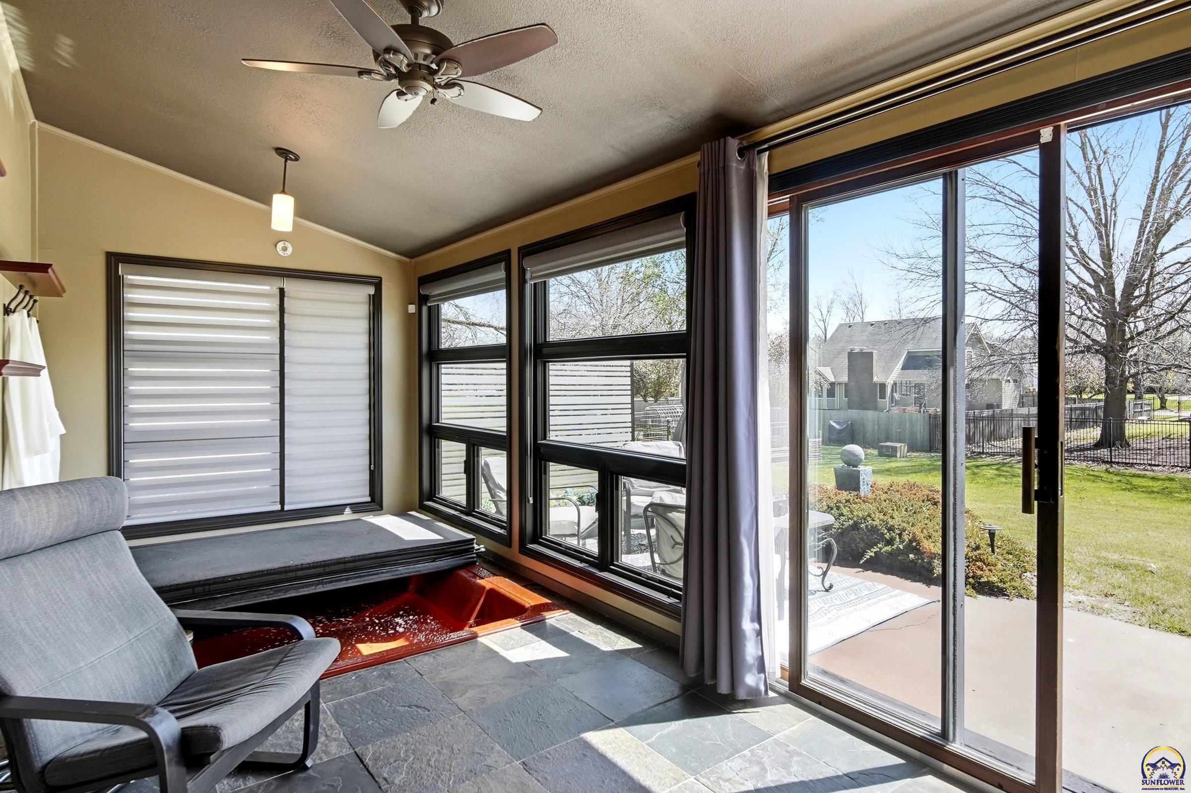 7601 Southwest Oxfordshire Road Topeka, KS 66614 - Photo 19 of 70