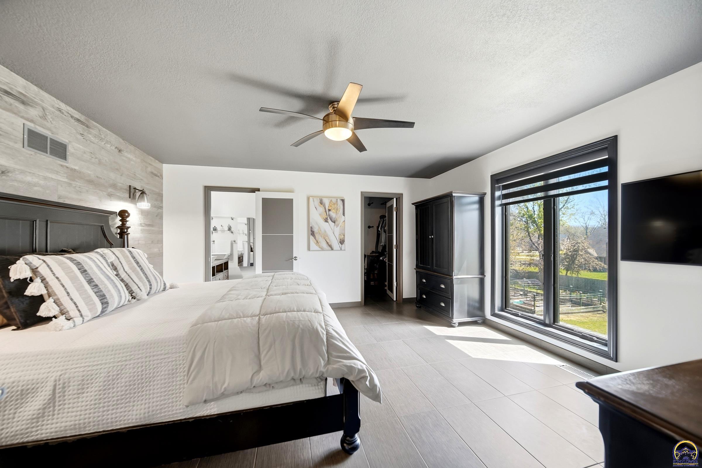 7601 Southwest Oxfordshire Road Topeka, KS 66614 - Photo 25 of 70