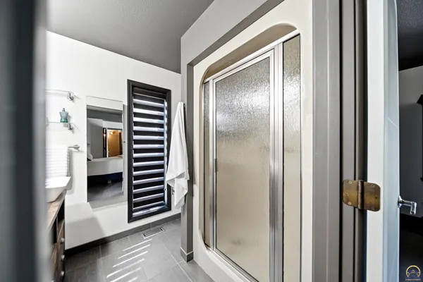 $399,900 | 7601 Southwest Oxfordshire Road, Topeka, KS 66614