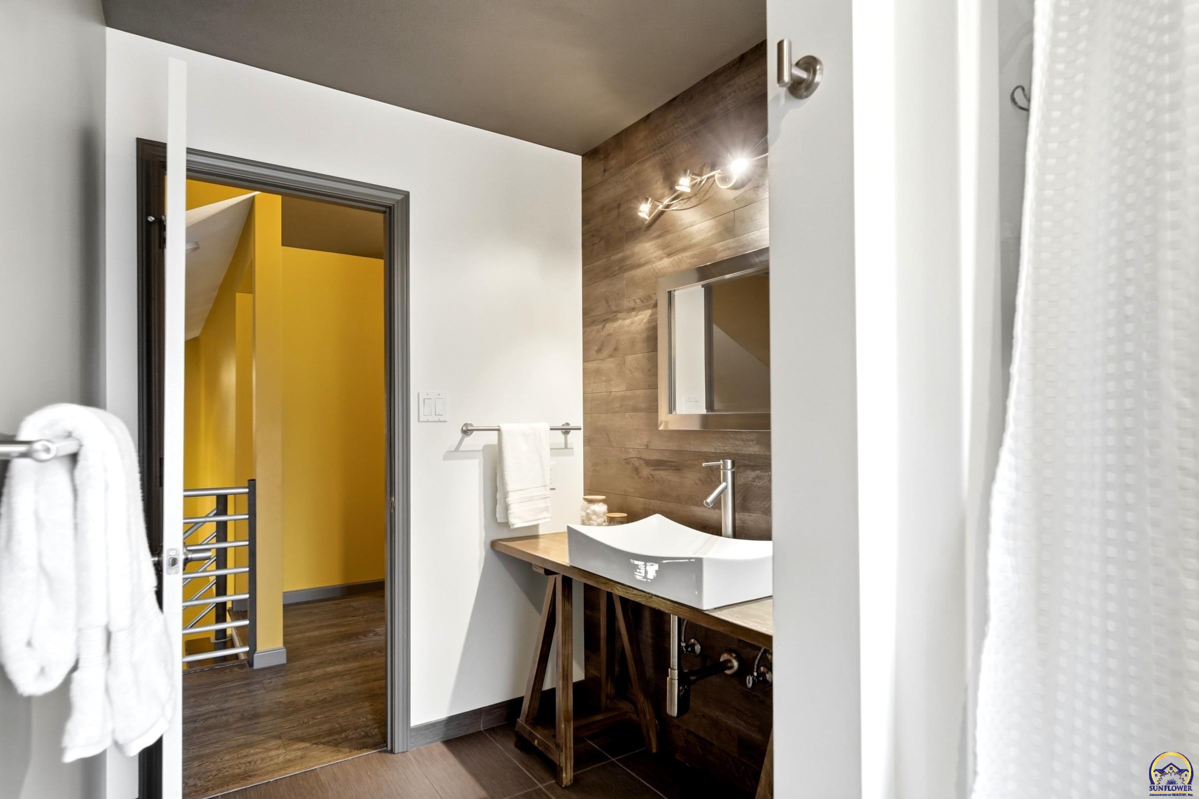 7601 Southwest Oxfordshire Road Topeka, KS 66614 - Photo 34 of 70