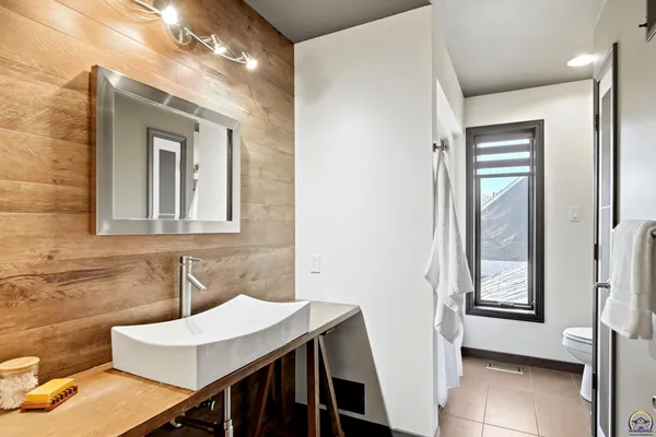 $399,900 | 7601 Southwest Oxfordshire Road, Topeka, KS 66614