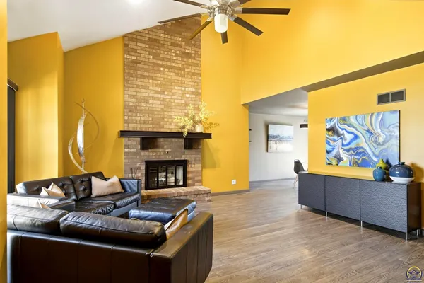 $399,900 | 7601 Southwest Oxfordshire Road, Topeka, KS 66614