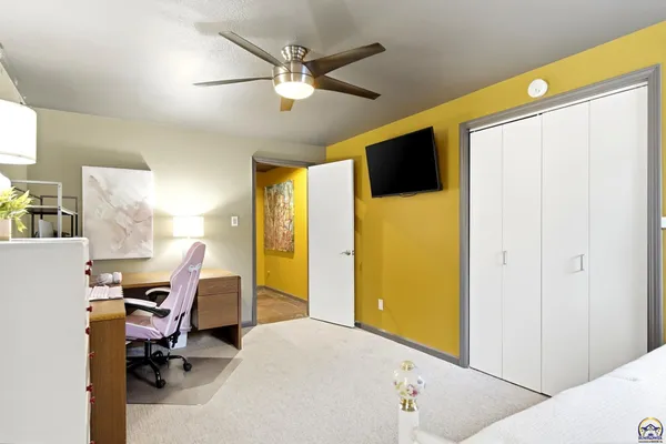 $399,900 | 7601 Southwest Oxfordshire Road, Topeka, KS 66614