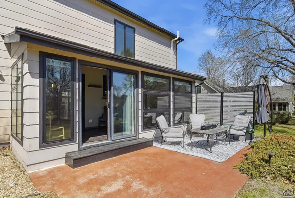 $399,900 | 7601 Southwest Oxfordshire Road, Topeka, KS 66614