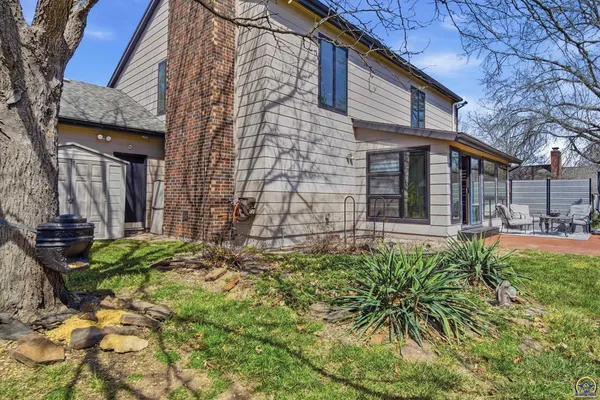 $399,900 | 7601 Southwest Oxfordshire Road, Topeka, KS 66614