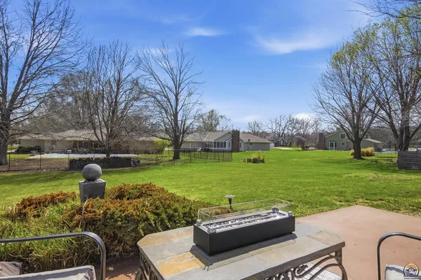 $399,900 | 7601 Southwest Oxfordshire Road, Topeka, KS 66614