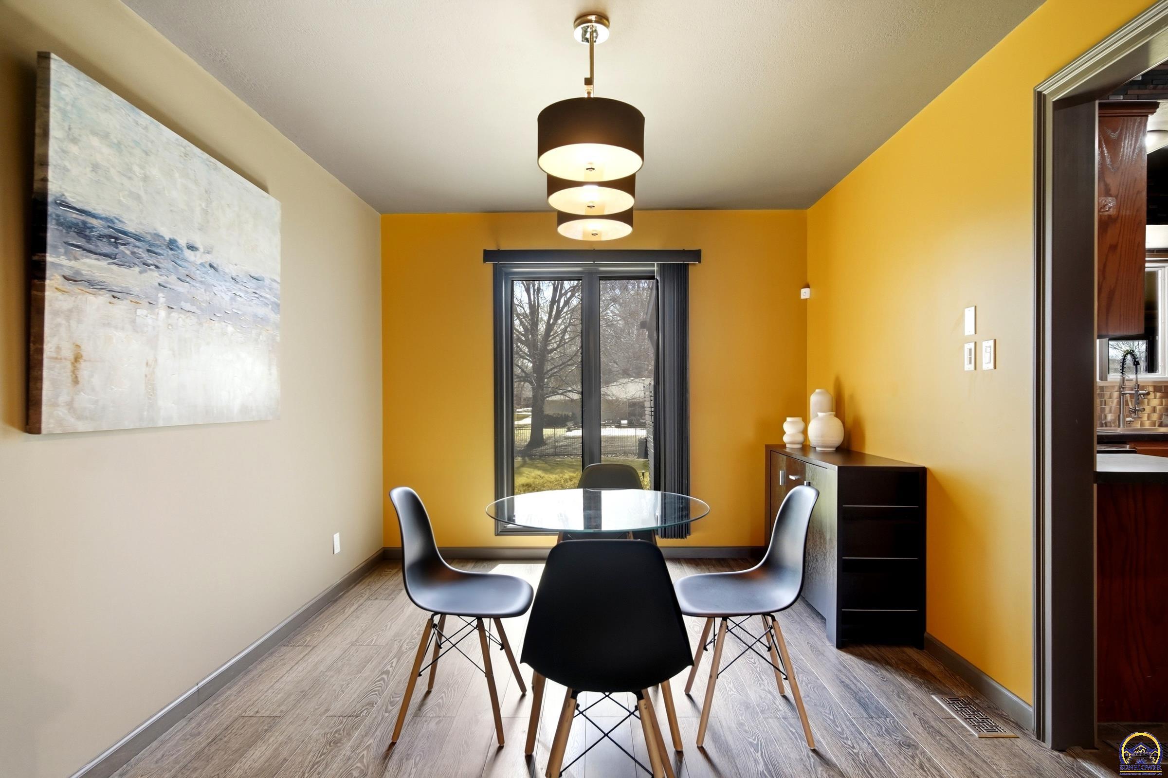 7601 Southwest Oxfordshire Road Topeka, KS 66614 - Photo 8 of 70