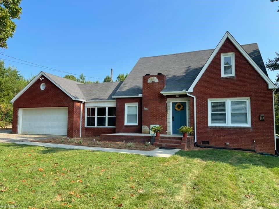1587 Mountain View Road King, NC 27021 - Photo 2 of 20