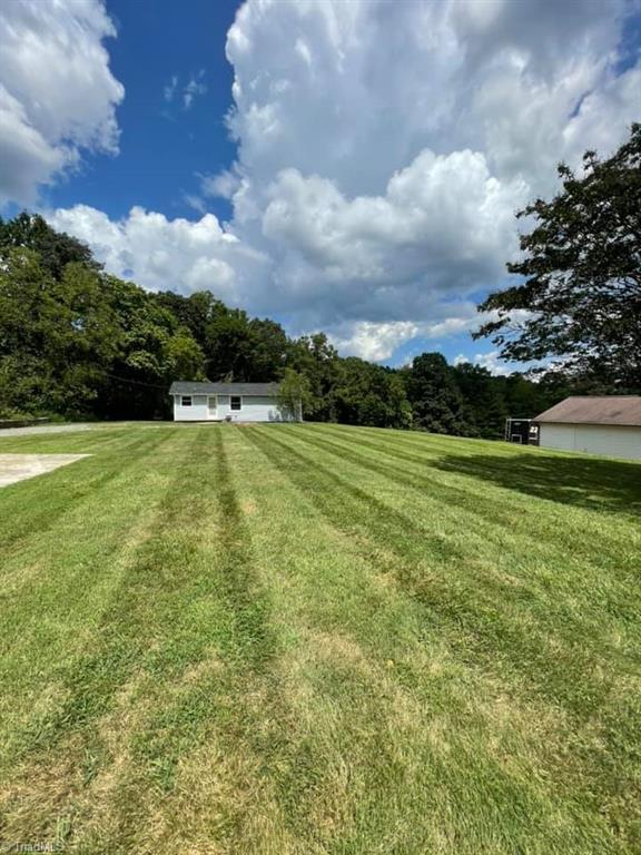 1587 Mountain View Road King, NC 27021 - Photo 20 of 20 Workshop/Storage building with electricity in back yard