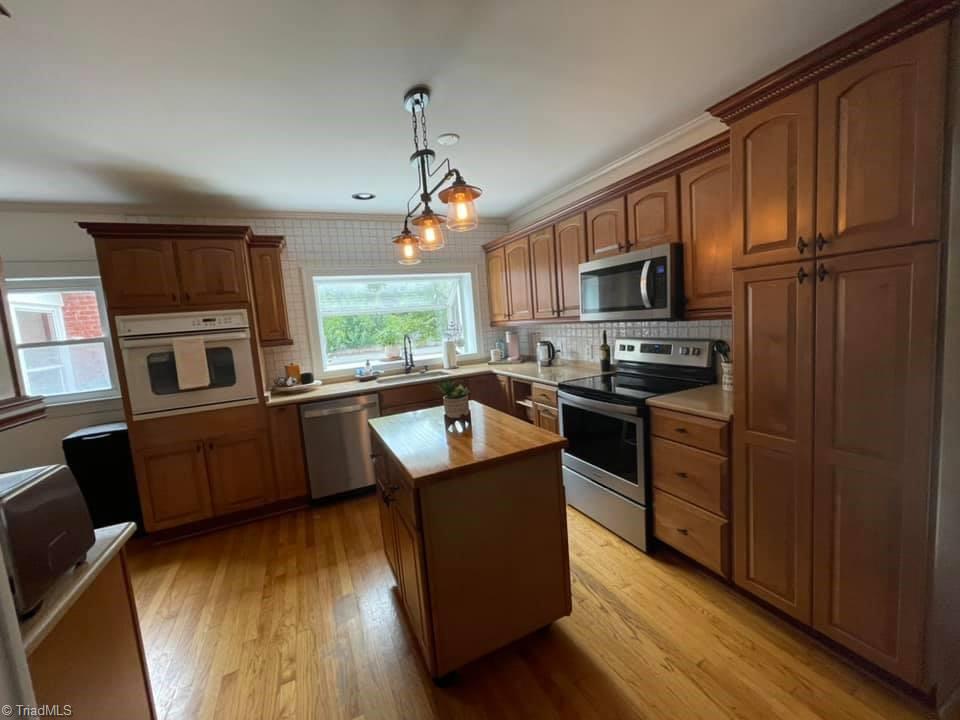 1587 Mountain View Road King, NC 27021 - Photo 5 of 20