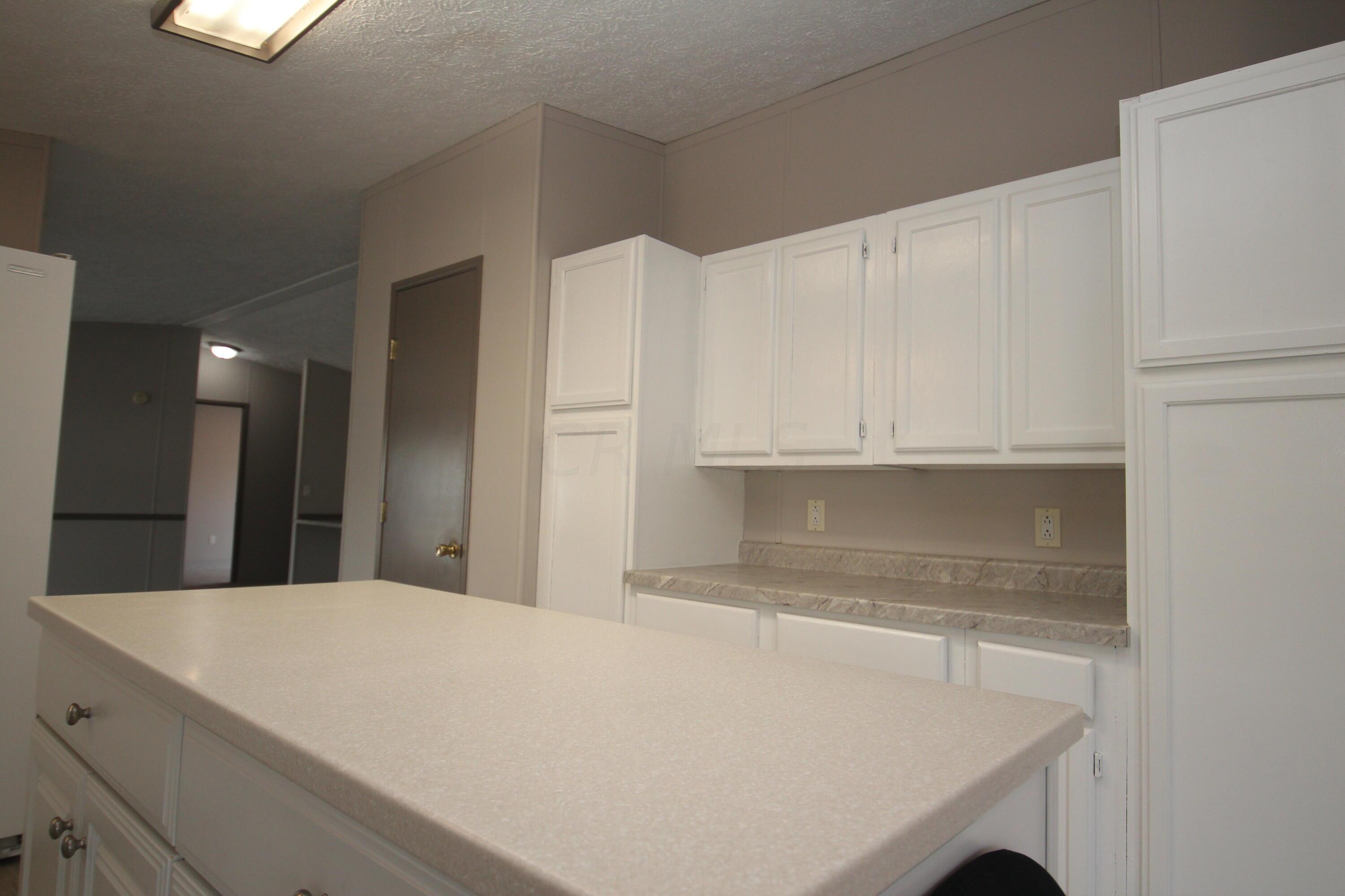 411 Doris Road Pataskala, OH 43062 - Photo 17 of 42 kitchen