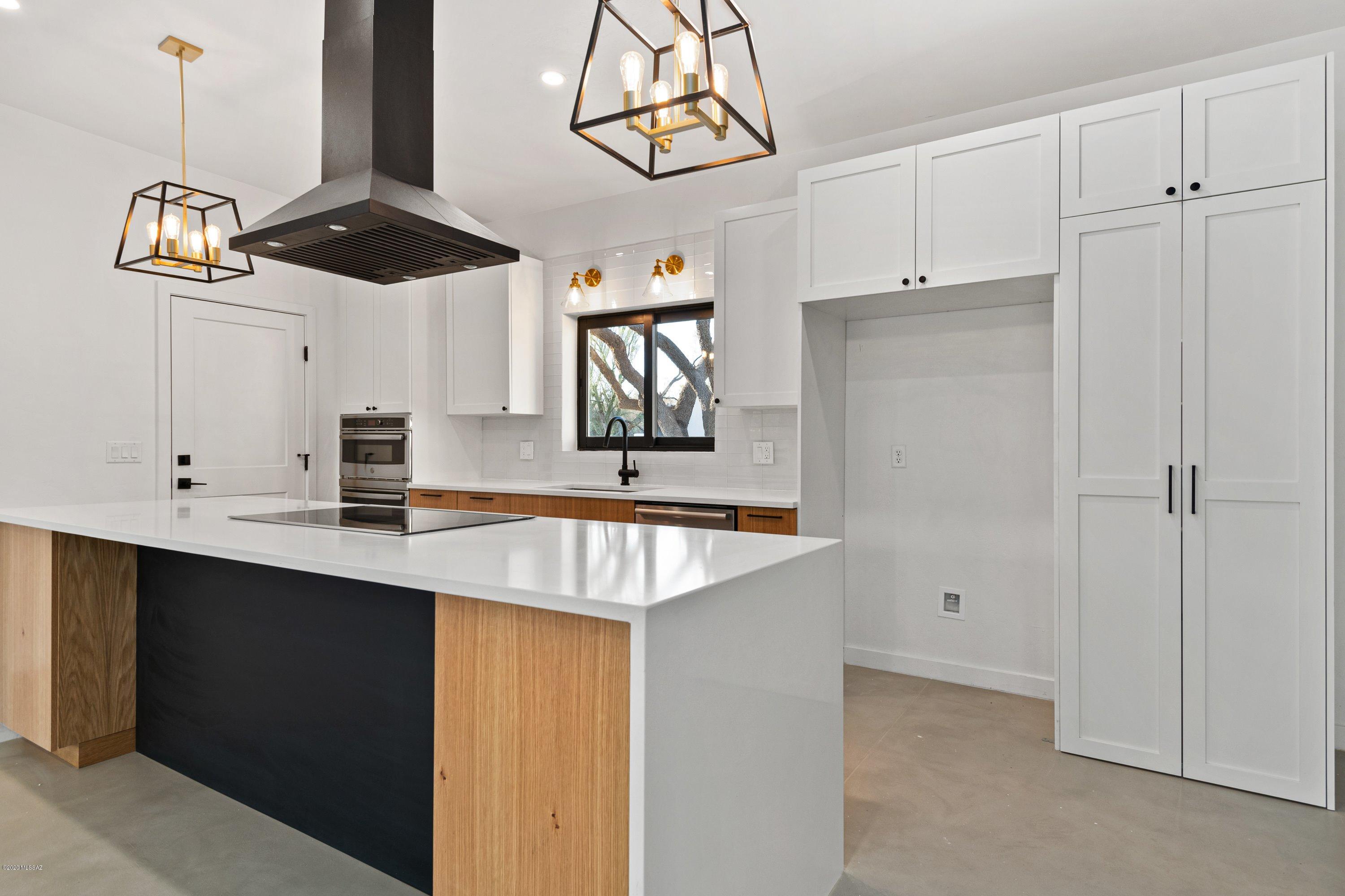 8250 East Rockgate Road Tucson, AZ 85750 - Photo 16 of 46