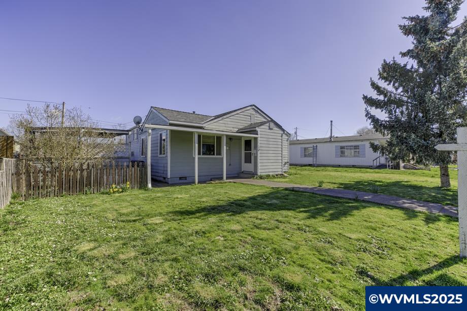 145 Ash Street Independence, OR 97351 - Photo 2 of 24