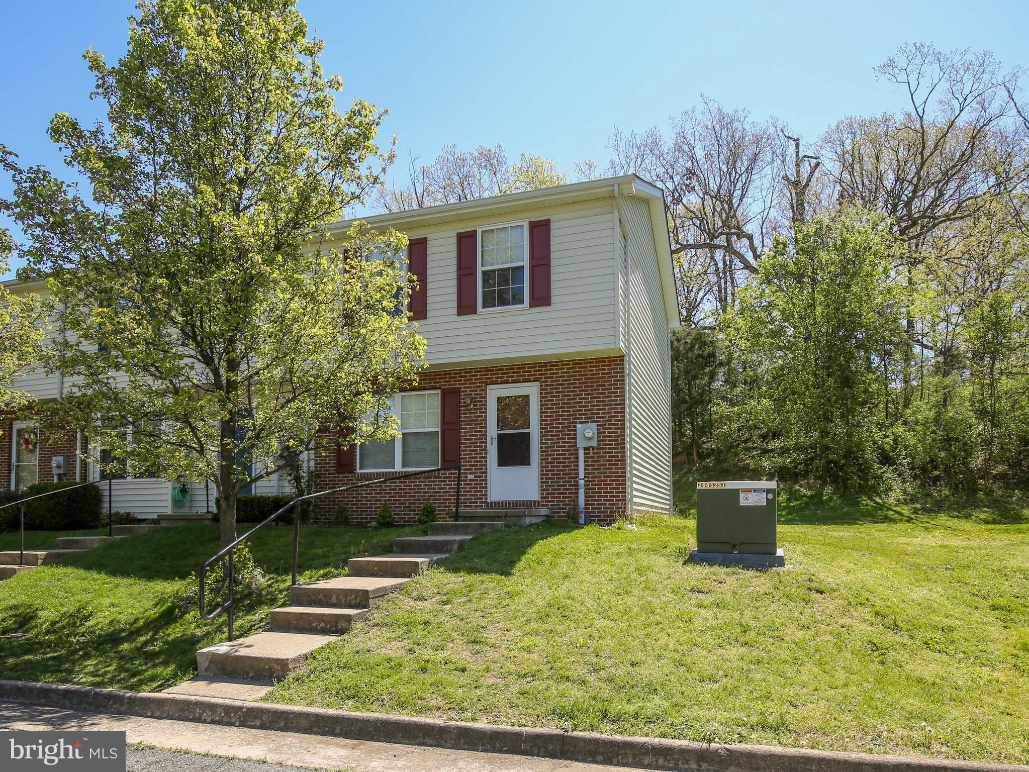 435 Ridgefield Avenue Stephens City, VA 22655 - Photo 1 of 27