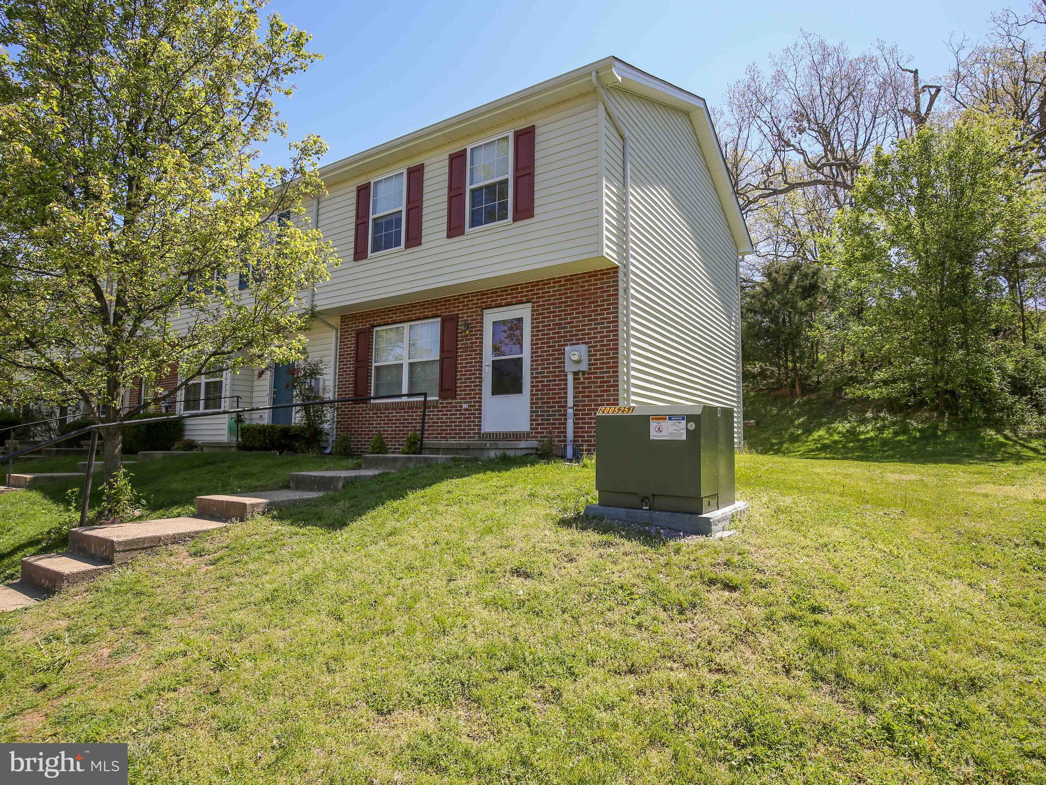 435 Ridgefield Avenue Stephens City, VA 22655 - Photo 2 of 27