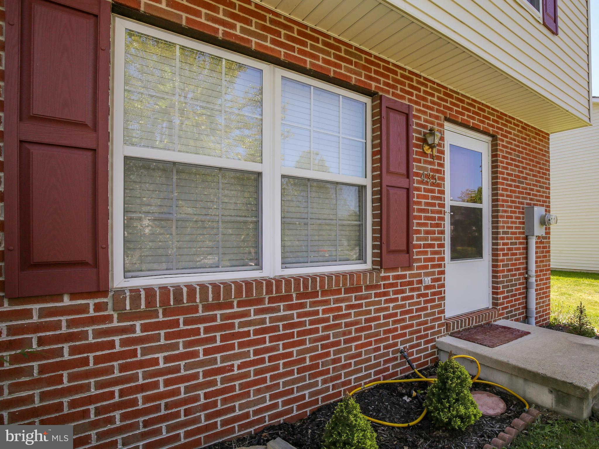 435 Ridgefield Avenue Stephens City, VA 22655 - Photo 3 of 27