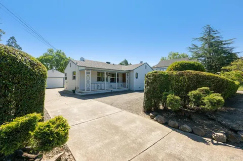 $695,000 | 1200 Dutton Avenue, Santa Rosa, CA 95407