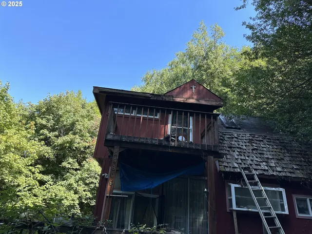 $185,900 | 99899 South Bank Chetco River Road, Brookings, OR 97415